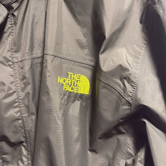 Northface Hyvent Rain jacket - Picture 3 of 8
